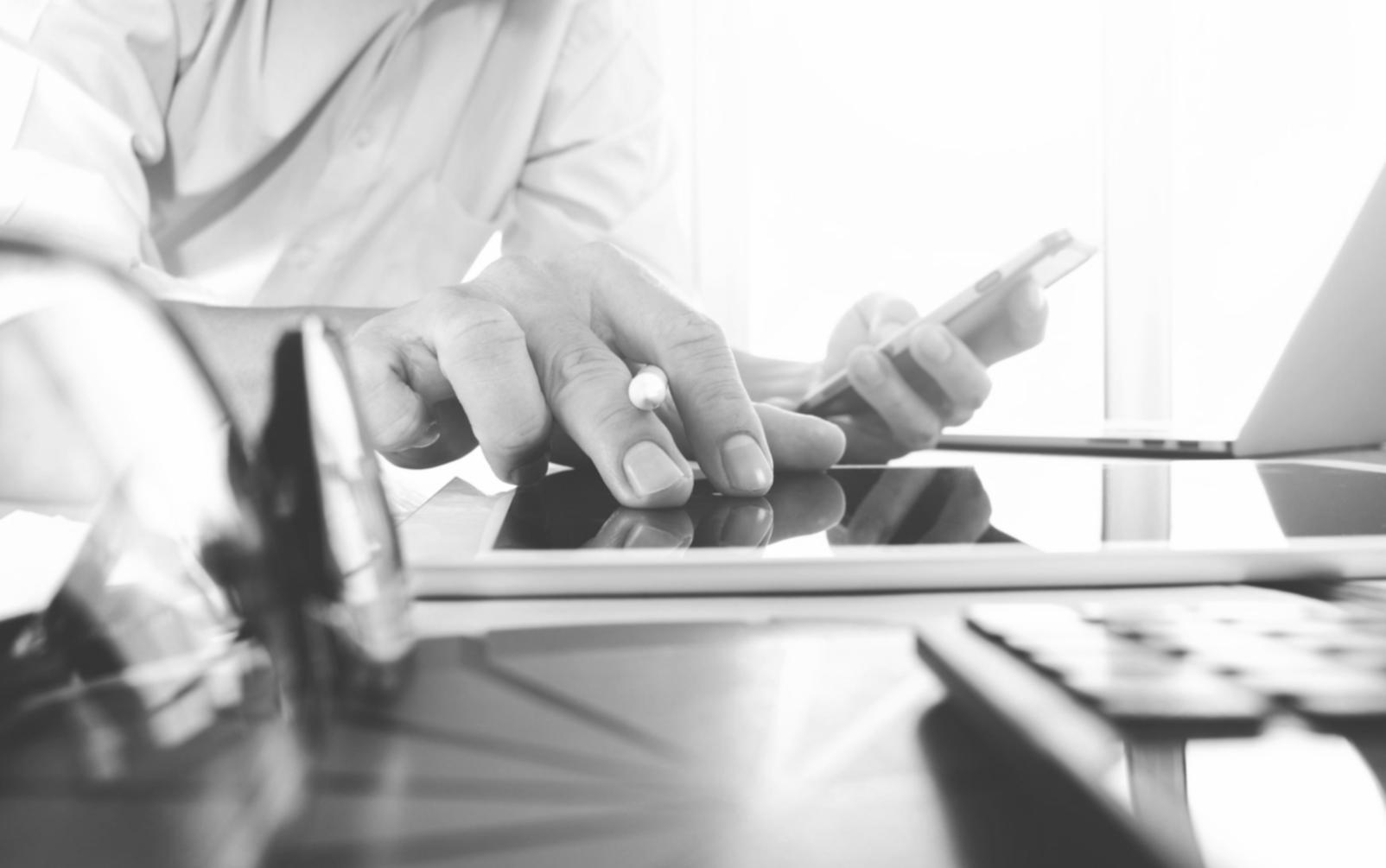 Teilnehmer interagieren während einer Live-SEO-Content-Session mit praktischen Anwendungsbeispielen